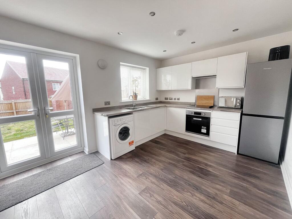 Castle Garden Drive, Knaresborough photo 2