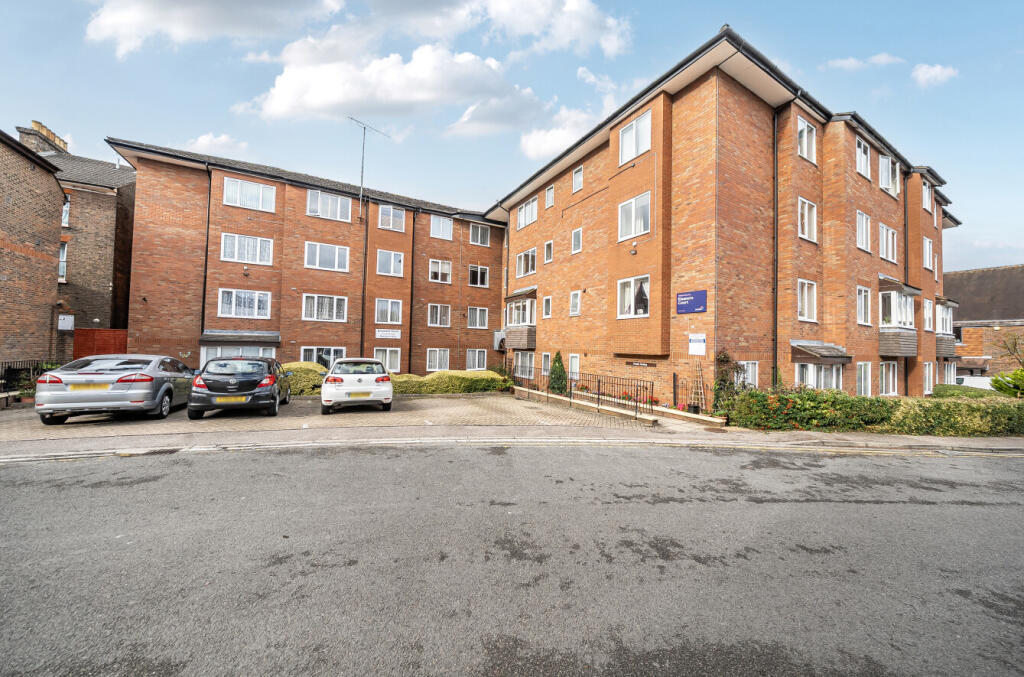 Main image of property: Albion Street, Dunstable, Bedfordshire