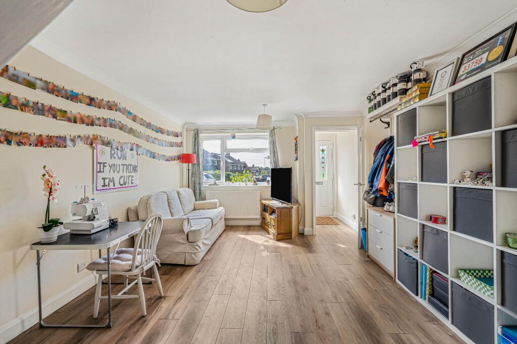 Greenfields Avenue, Alton, Hampshire - View 6