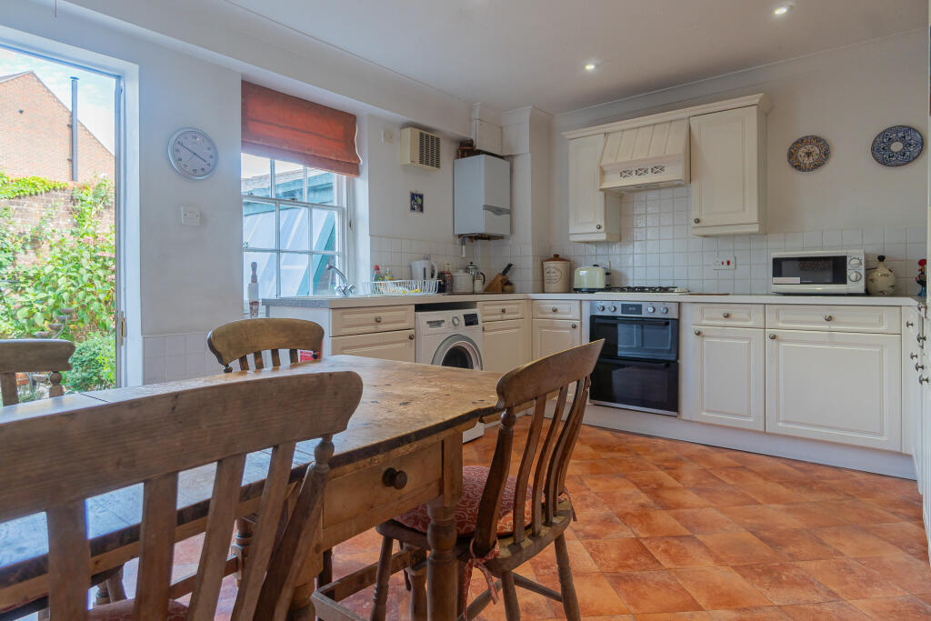 House in Southampton, Langdown, Hythe - View 4