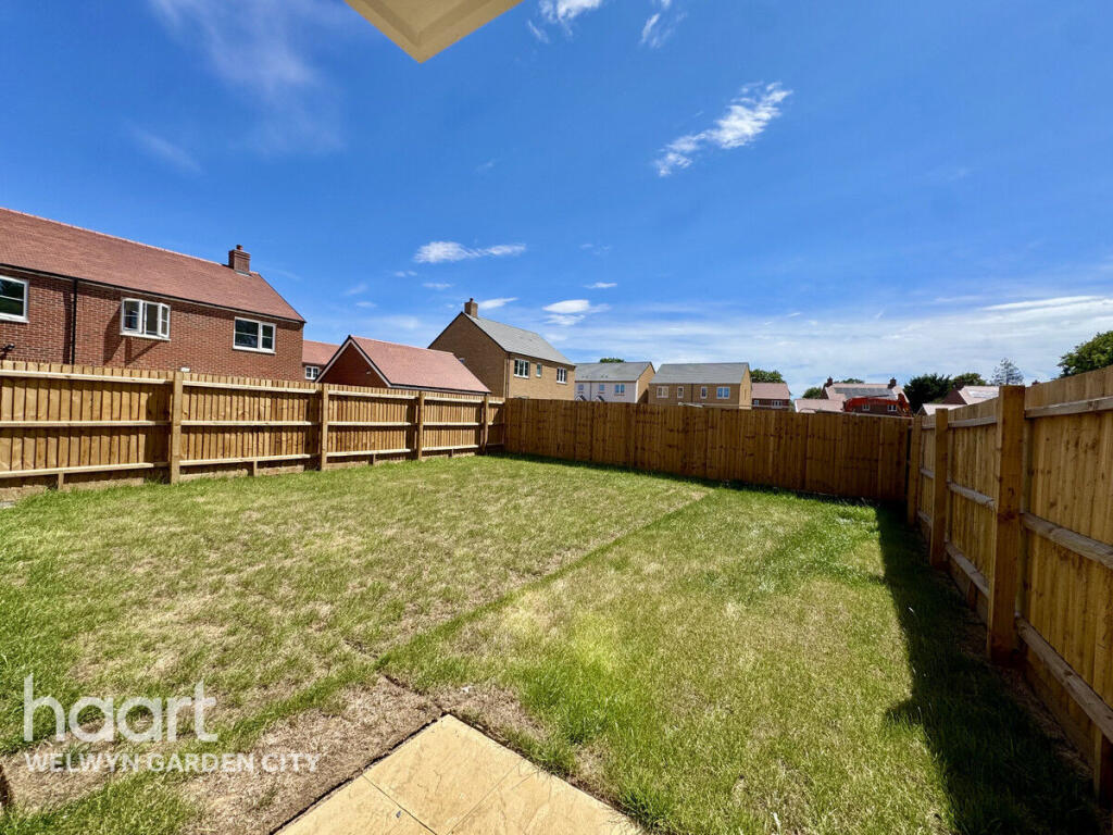 Apartment in St Albans - View 2