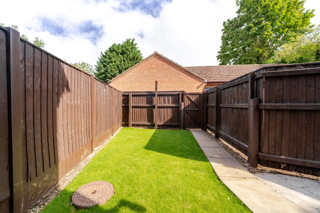 House in West Lindsey, Caistor TC - View 4