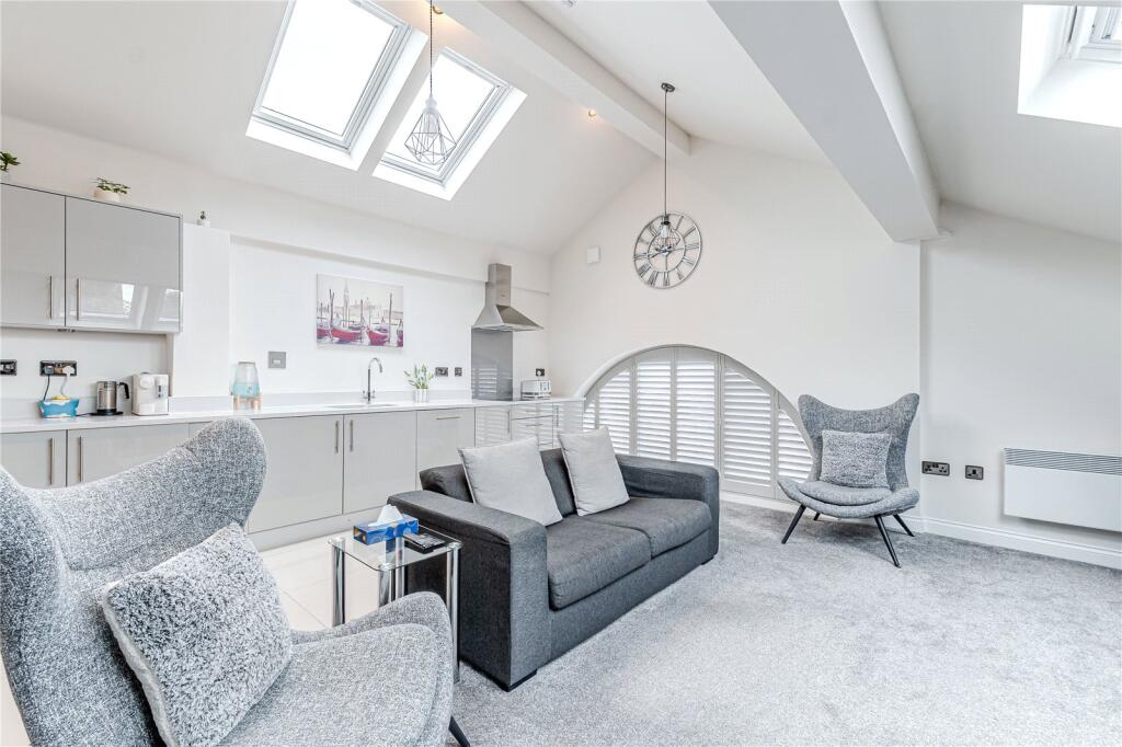 Apartment in Leeds - View 3