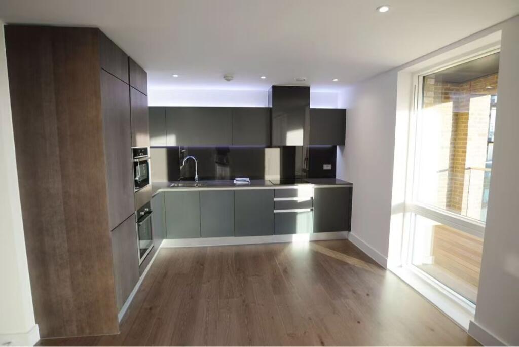 Apartment in London, Kidbrooke Village, Kidbrooke - View 4