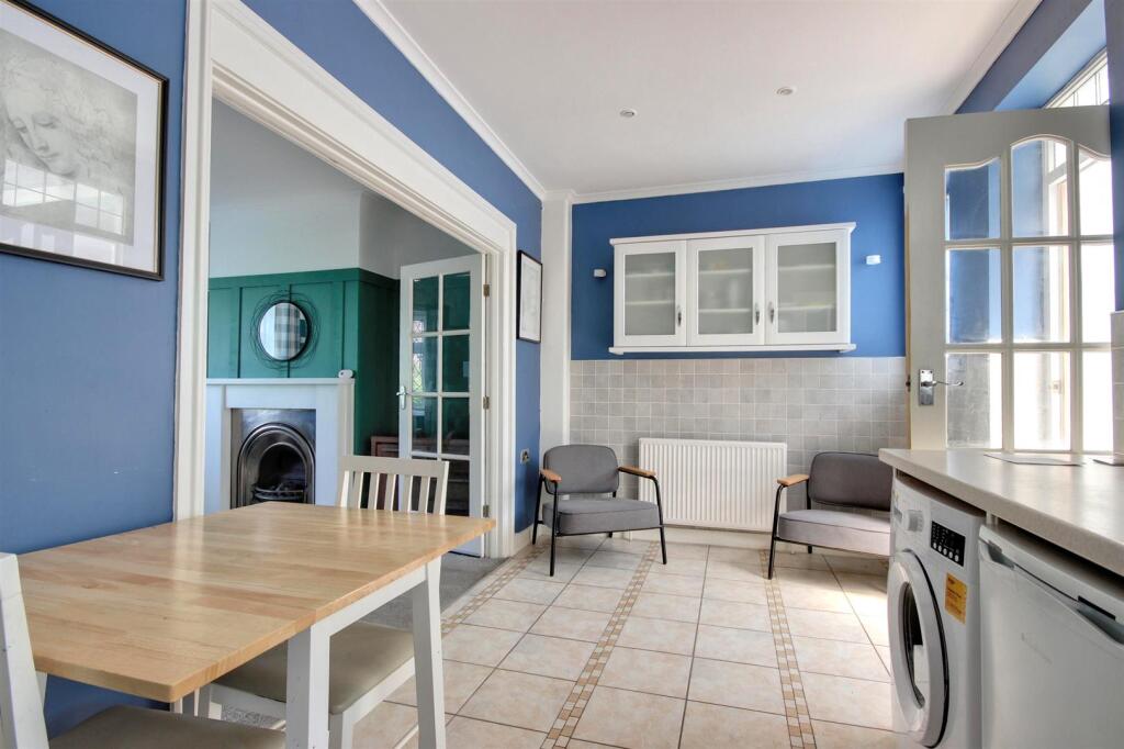 House in Hull, Orchard Park - View 4