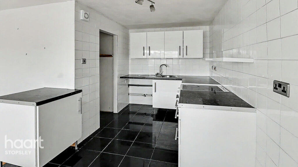 Main image of property: Handcross Road, Luton
