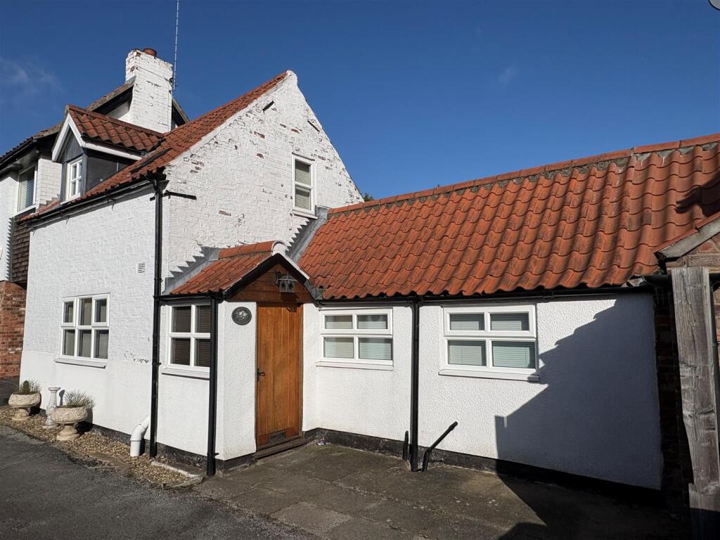 Main image of property: Reading Room Yard, North Ferriby