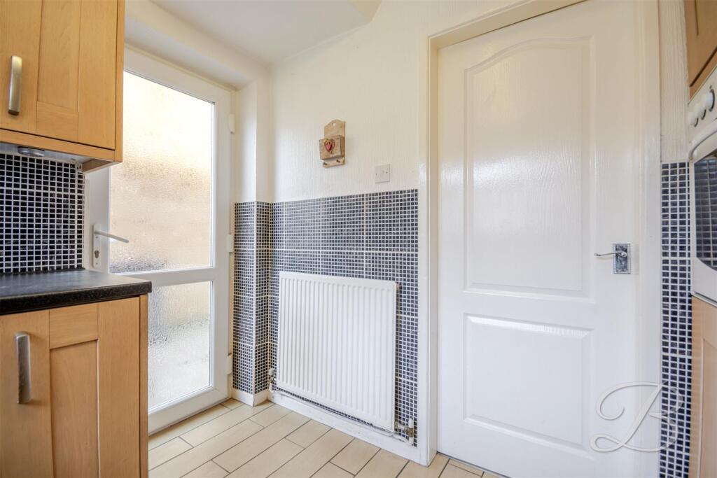 House in Ashfield, Sutton in Ashfield, Nottinghamshire - View 6