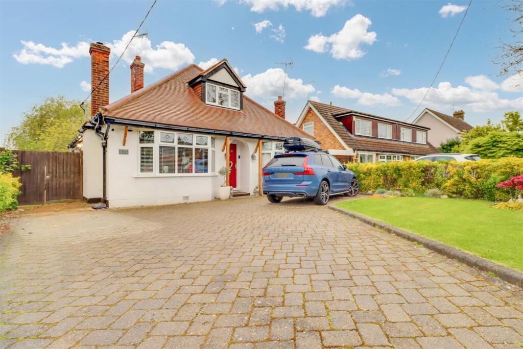 5-bed detached on Nevendon Road, Wickford, £600,000