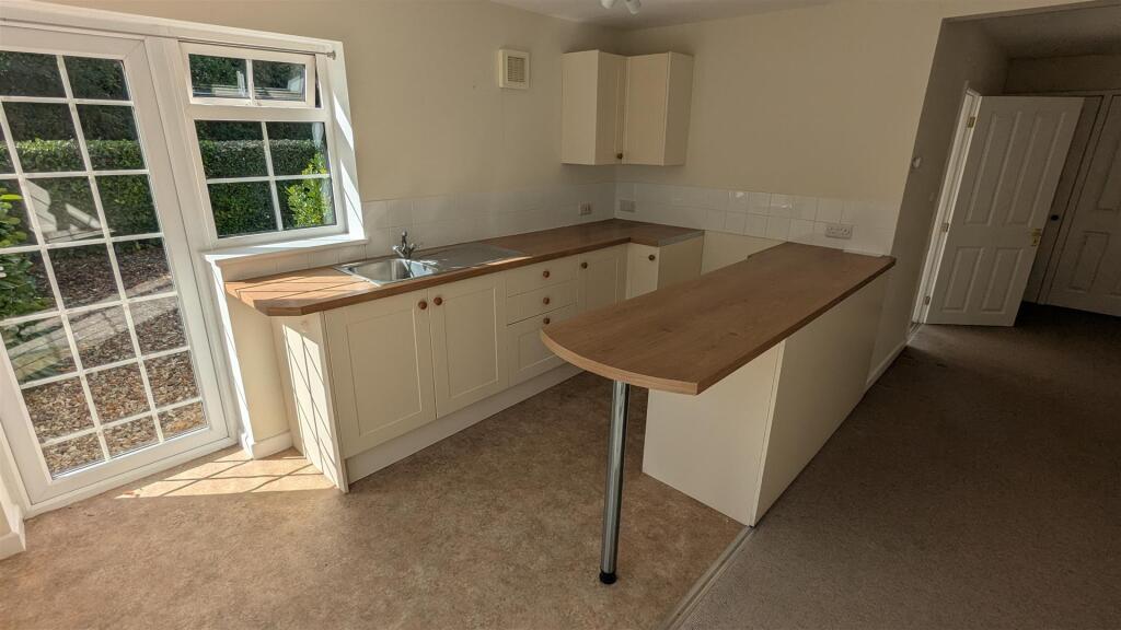 House in Dorchester, Stinsford - View 2