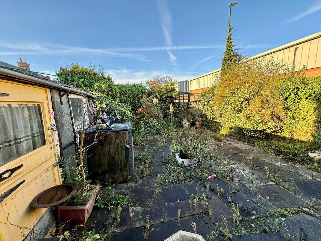 West Dyke Road, Redcar, North Yorkshire, TS10 photo 2