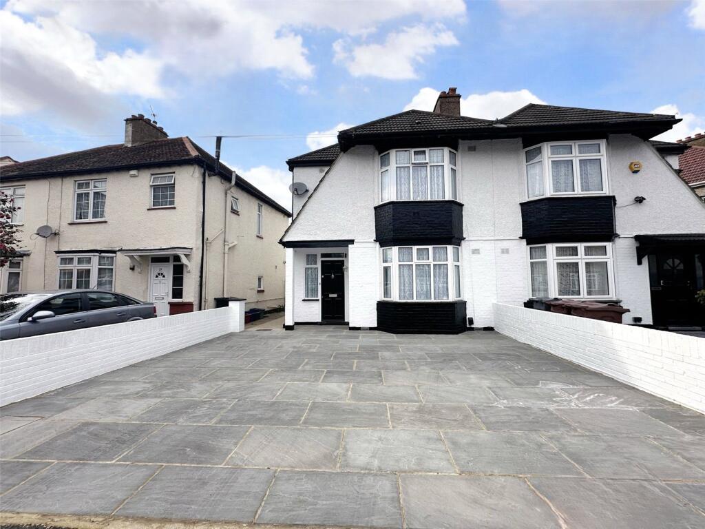 Main image of property: Ellington Road, Hounslow, Greater London, TW3