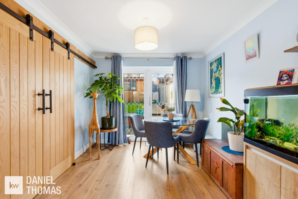 DANIEL THOMAS | Meadow Cross, Waltham Abbey, EN9 photo 4