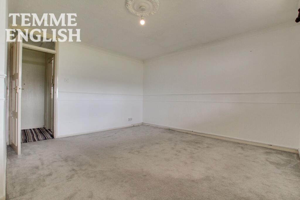 Apartment in Southend-on-Sea - View 5
