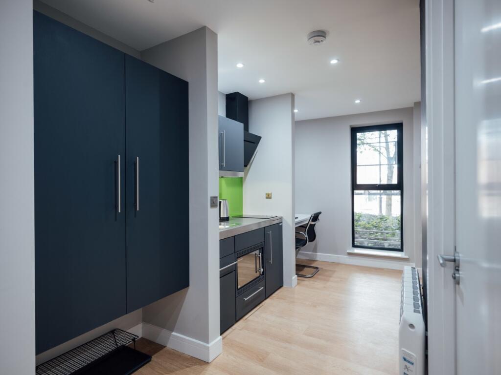 Apartment in Worcester - View 3