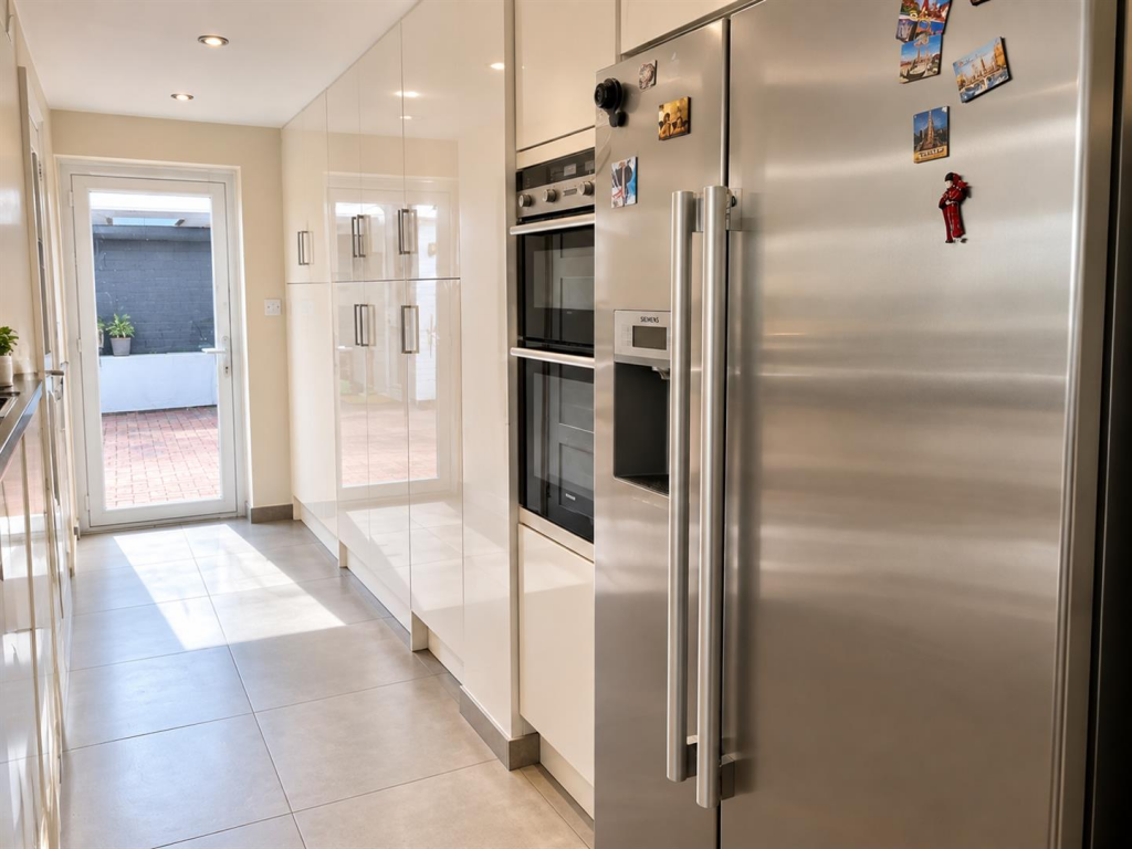 House in Southall - View 5