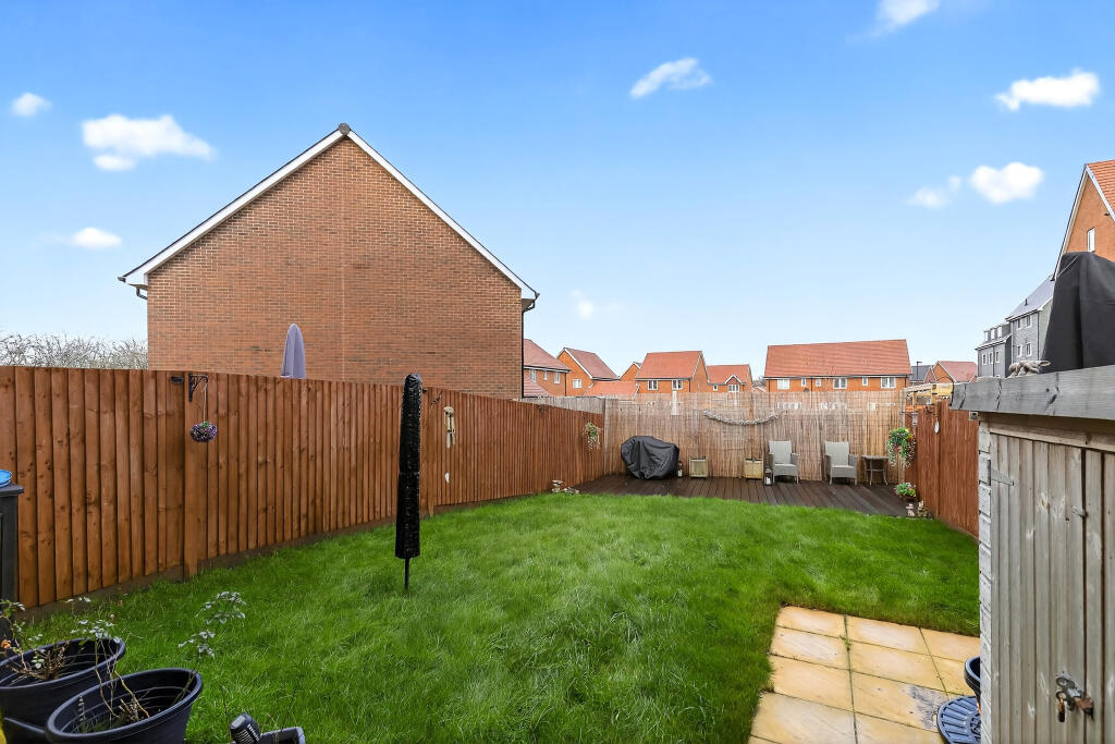 House in Horsham, Colgate - View 5
