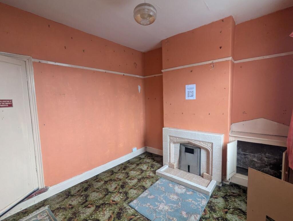 House in Stoke-on-Trent - View 4