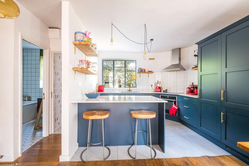 Apartment in London - View 5