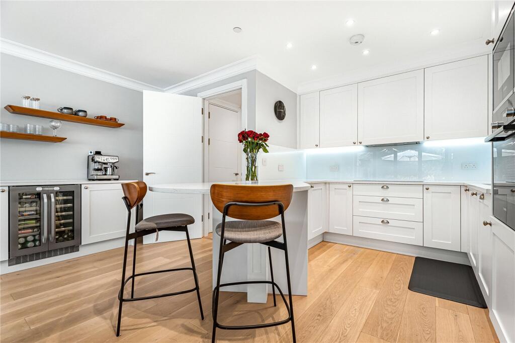 House in London, Whetstone - View 4
