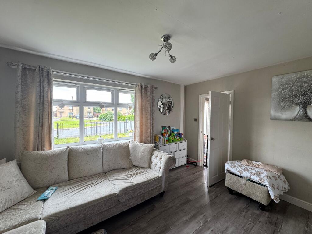 Bishopdale Holme, Bradford, BD6 photo 3
