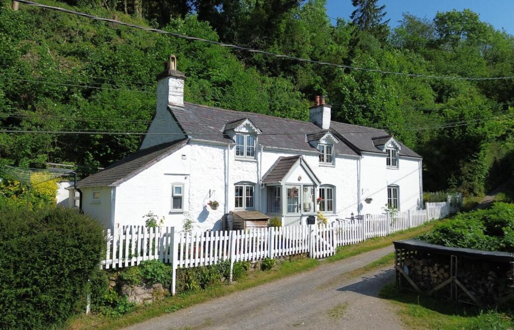 Main image of property: Pwllglas, Ruthin