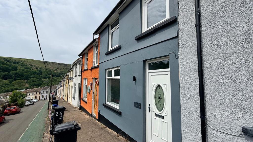 Main image of property: Bedw Road, Bedlinog, CF46 6TU