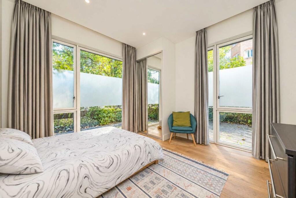 Apartment in London - View 5