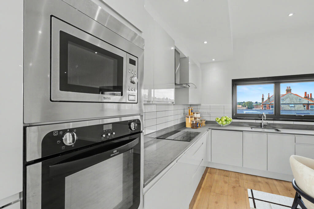 Apartment in London - View 5