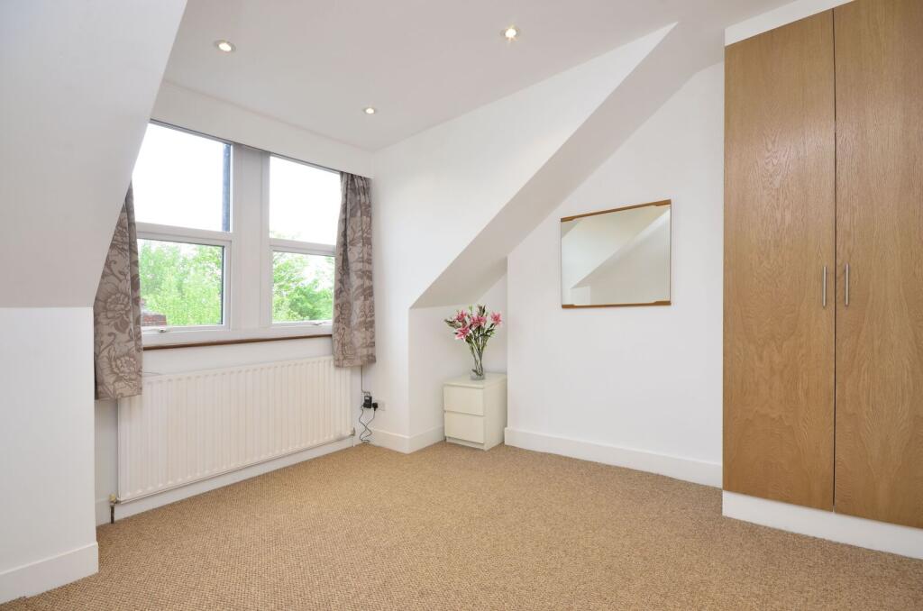 Apartment in London - More