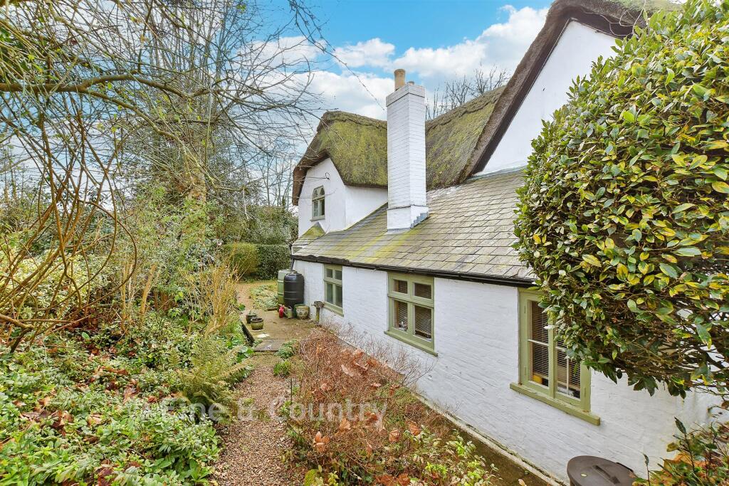 Wyatts Lane, Northwood, Isle of Wight - View 2