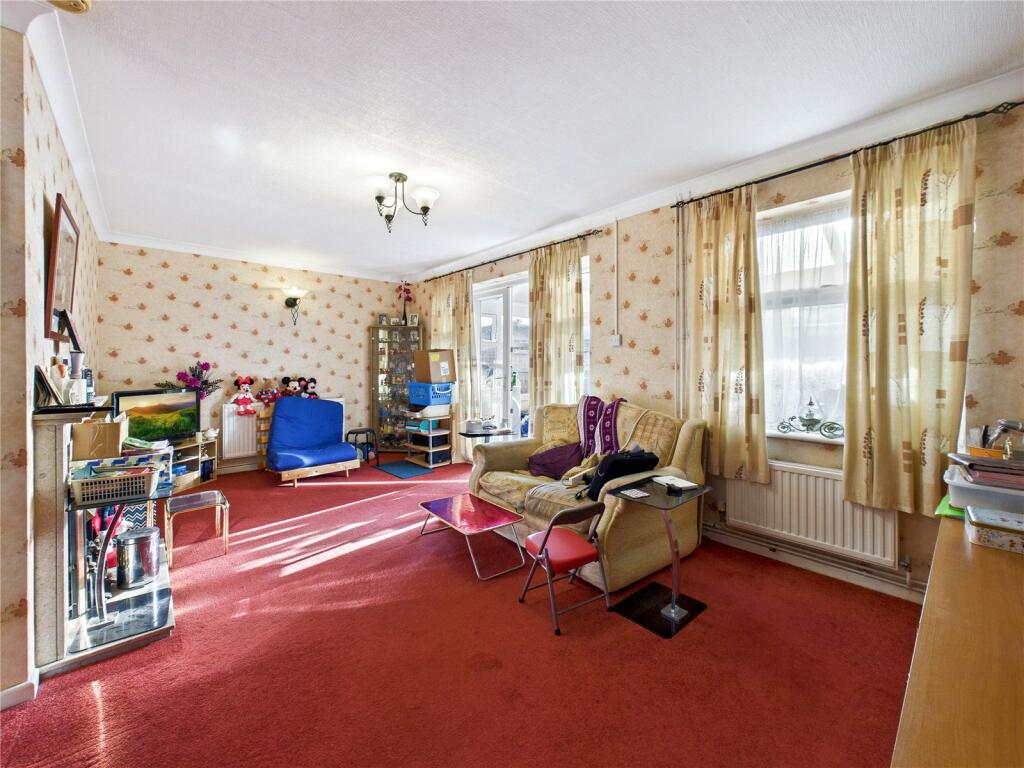Gouldings Avenue, Walton on the Naze, Essex, CO14 photo 4