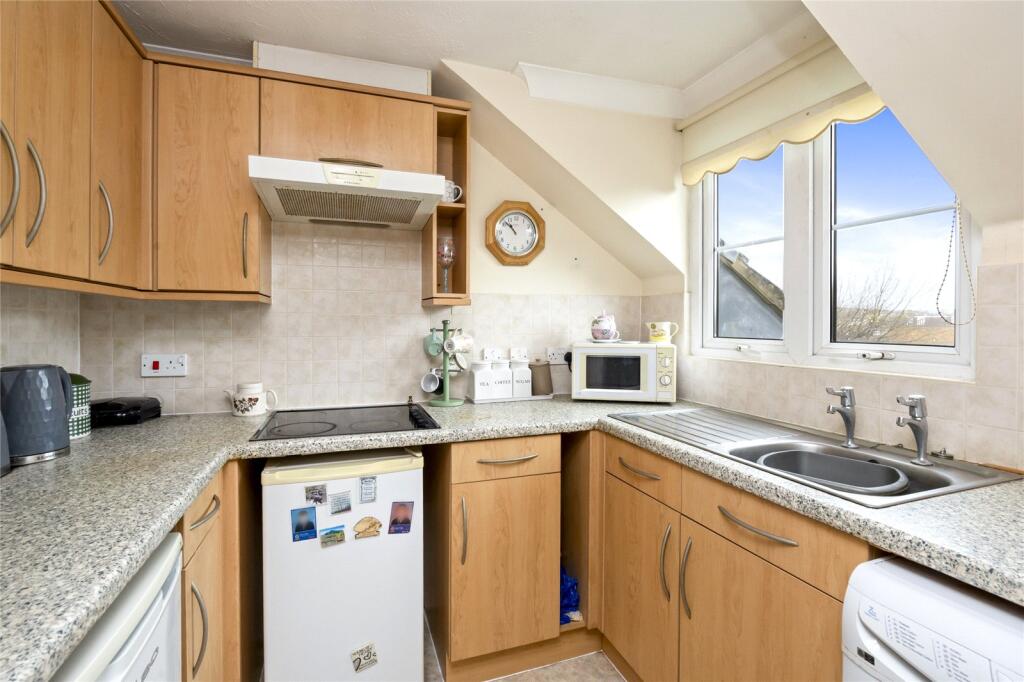Apartment in Lancing - More