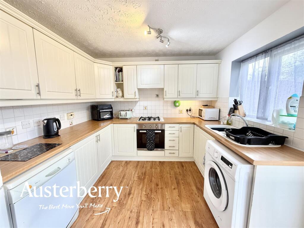 House in Stoke-on-Trent, Normacot - View 4