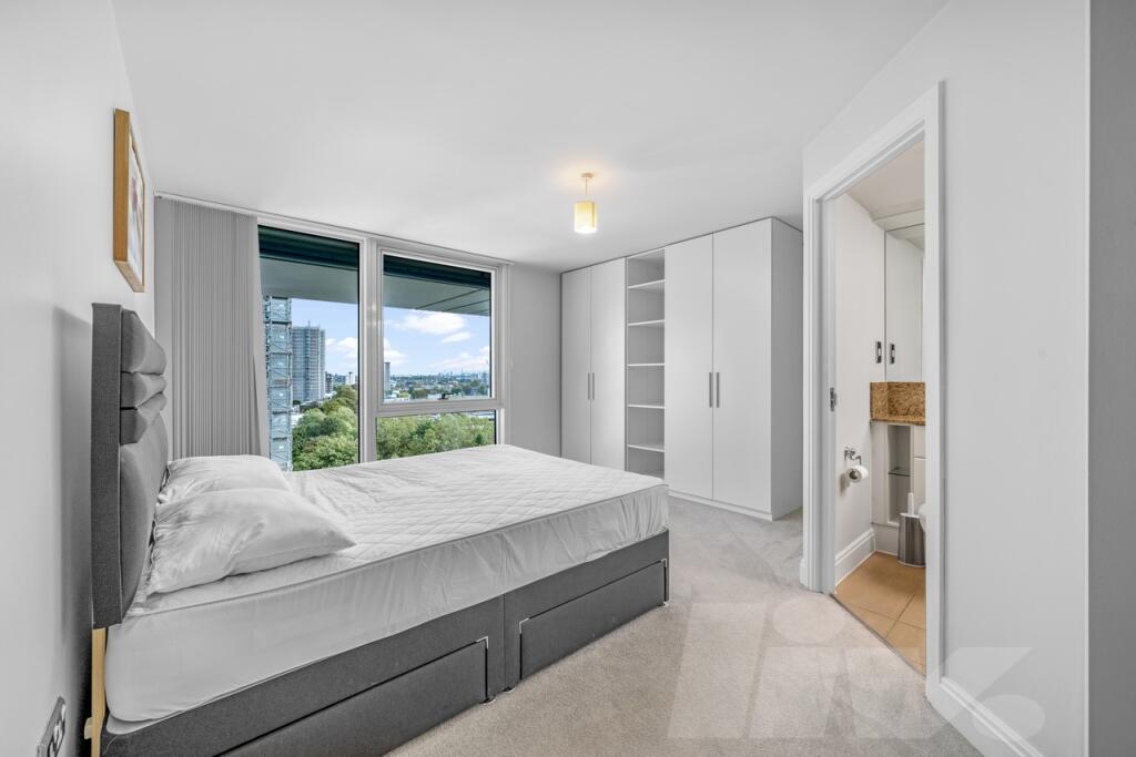 Apartment in London - More