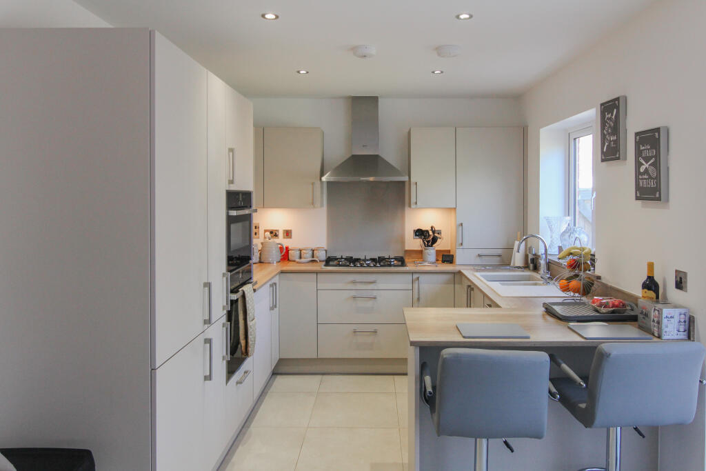 Heathpoult Road, Verwood, BH31 photo 4