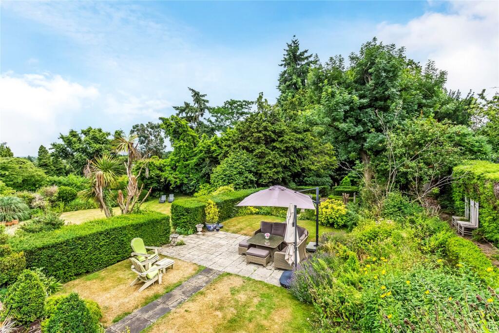 Wych Hill Lane, Woking, Surrey, GU22 photo 3