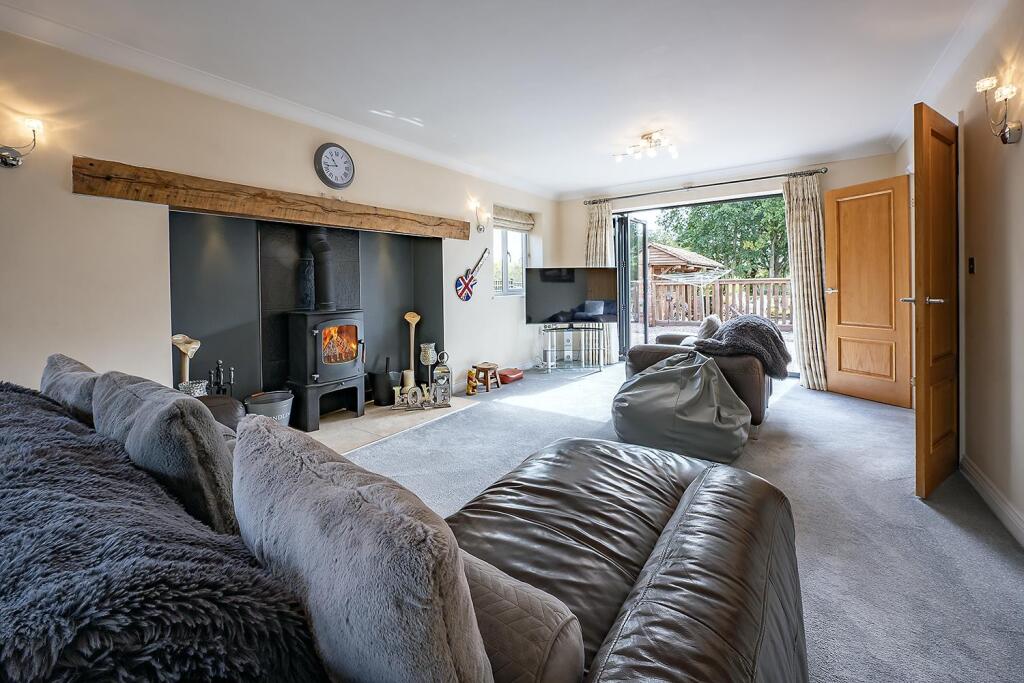 House in Bromsgrove, Wythall - View 2