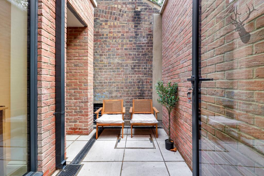 House in London - View 4