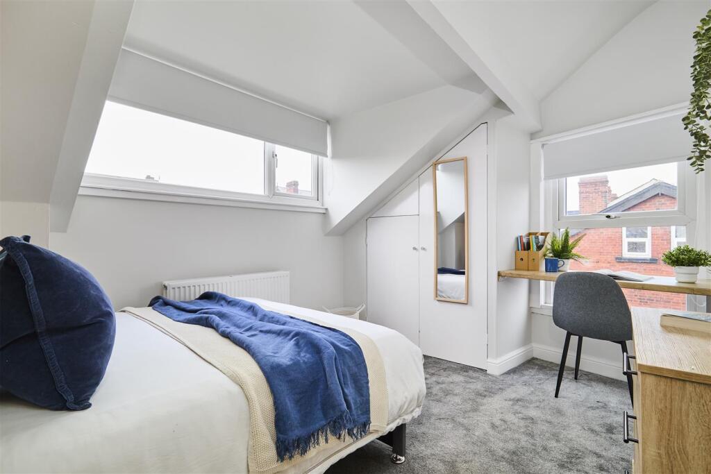 Main image of property: Beechwood Terrace, Burley, Leeds LS4, 2NG