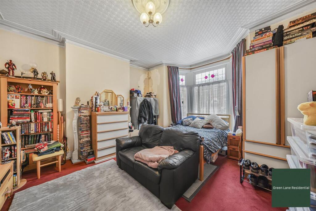 House in London, Goodmayes, Seven Kings - View 4