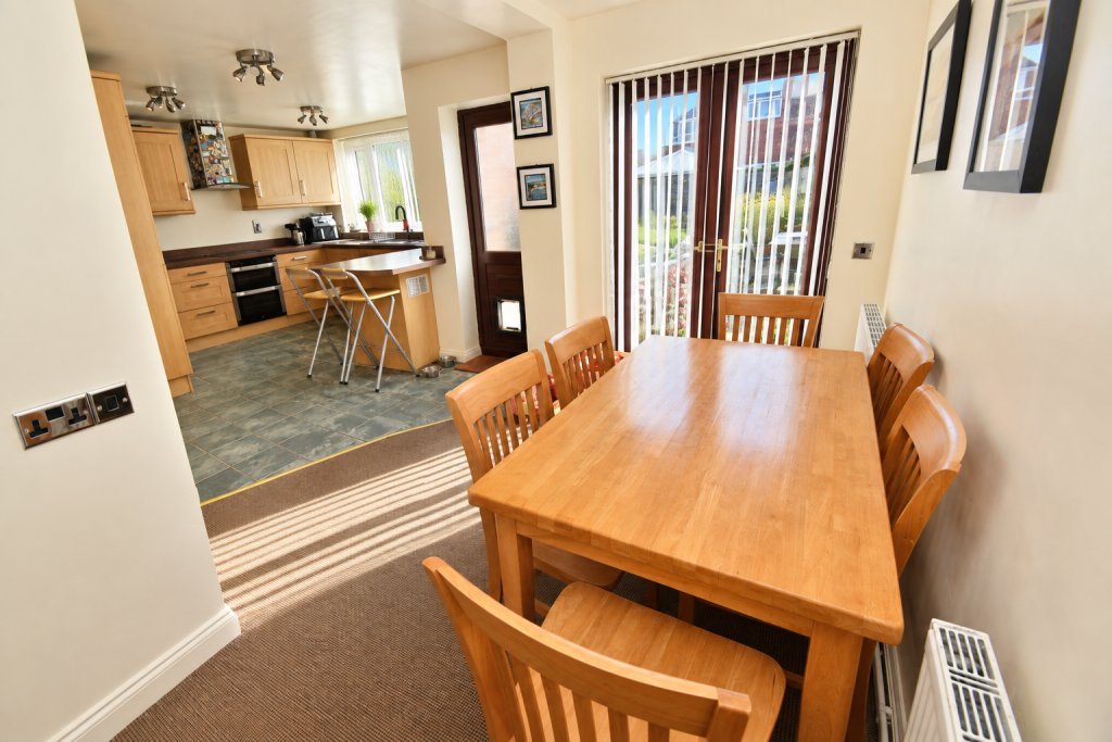House in Tameside, Greater Manchester - View 4