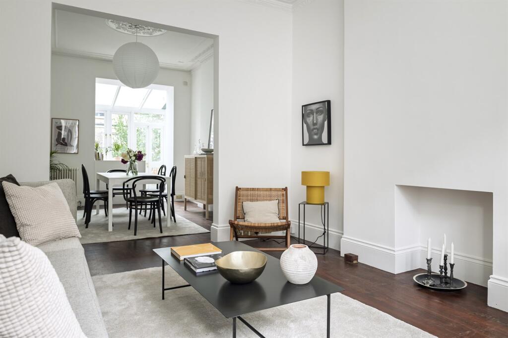 Apartment in London, North Kensington - View 2