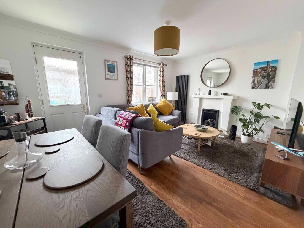 House in Warwick - View 2