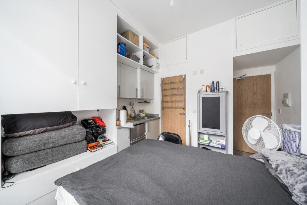 Apartment in London - View 4