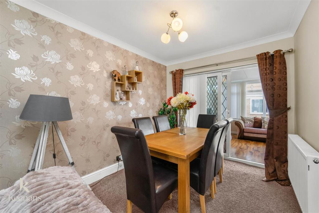 Moreton Drive, Bury photo 4