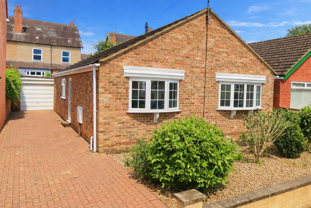 3-bed house on Dene Grove, Darlington, £295,000