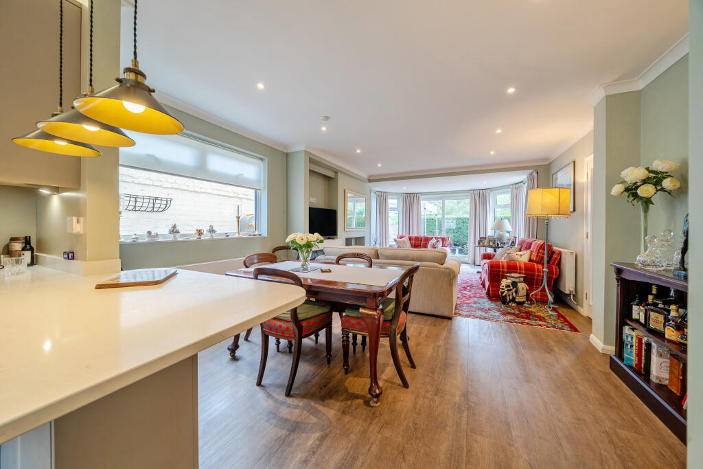 House in Taunton, Wilton - More