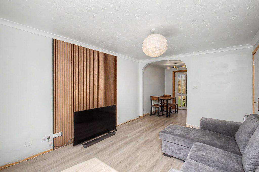 144 Gyle Park Gardens, Corstorphine, Edinburgh, EH12 8NU photo 3