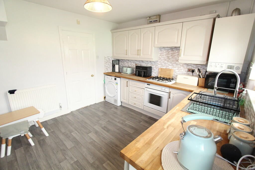 Blackbrook Drive, Ruabon photo 4